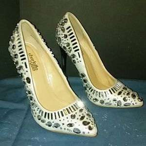 Charlotte Russe Elsa Size 7 Rhinestone Pumps